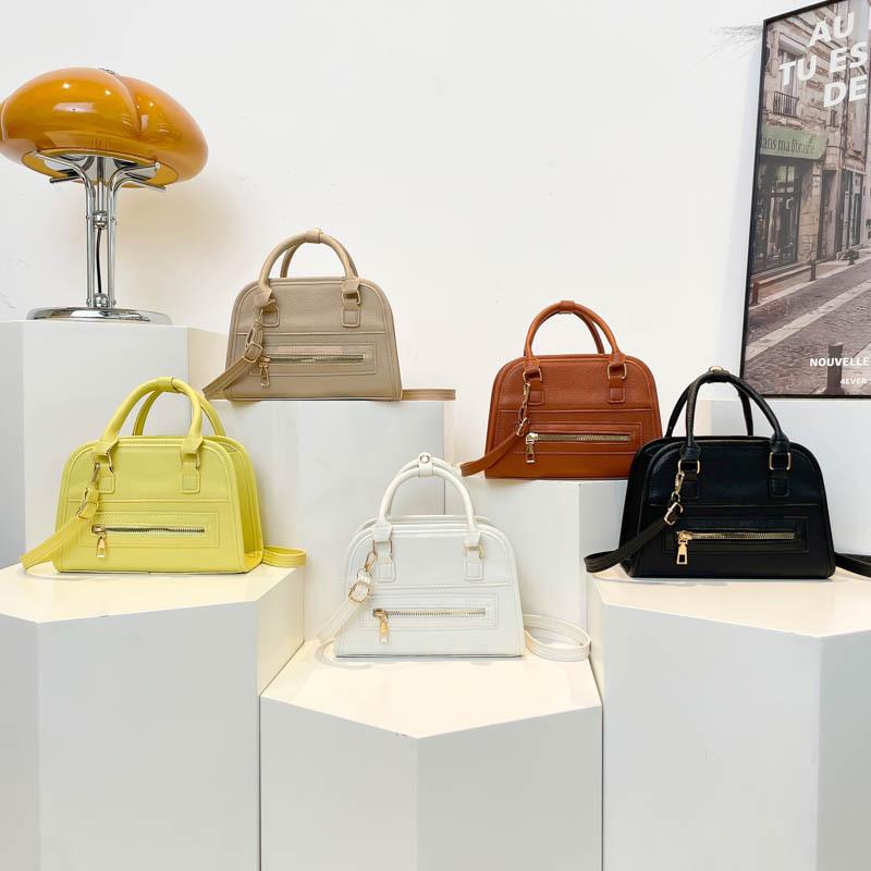 Fashion Zipper Fan Locomotive Style Large Capacity Solid Color Women's Cartoon New Fashion Casual Shoulder Bag