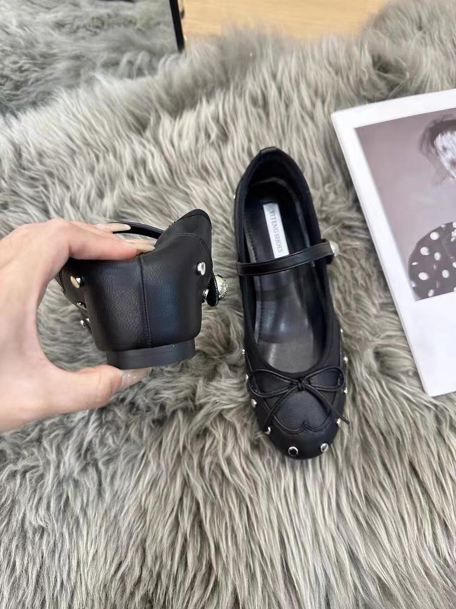 

Small inner height increase women s shoes French rivets bow Mary Jane shoes women s soft sole thin temperament single shoes 39 чёрный