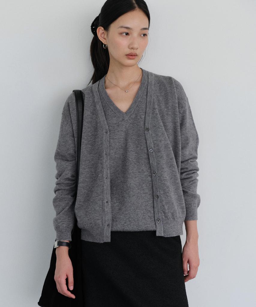 Yulago Washable V-Neck Knit & Cardigan Set