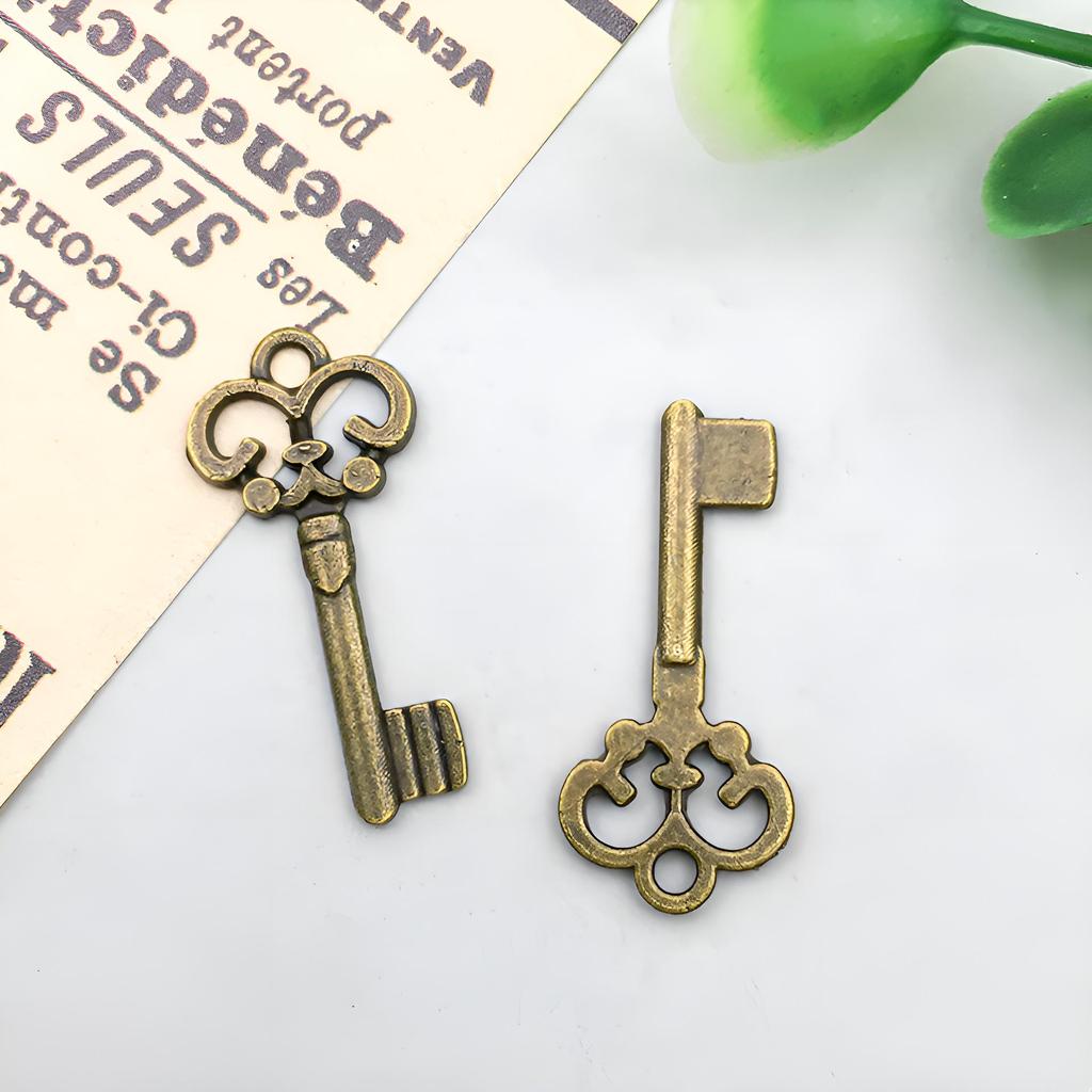 3-Color DIY Alloy Retro Key Jewelry Pendants