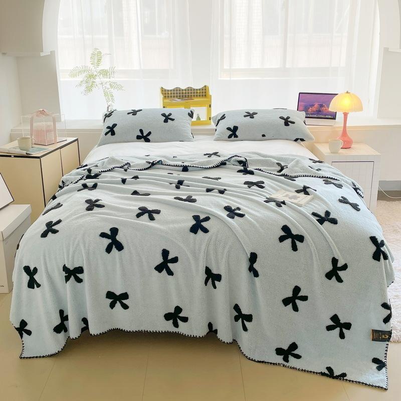 Cute Bow Knot Thickened Coral Fleece Blanket,Warm  Office Nap Blanket, Winter Milk Fleece Blanket, Dormitory Cover Bed Blanket