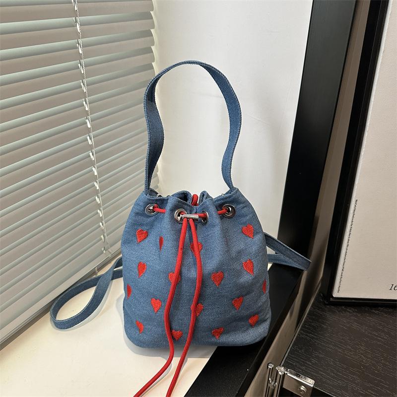 New shoulder messenger bag embroidered love strap handbag with beautiful texture bucket bag woman