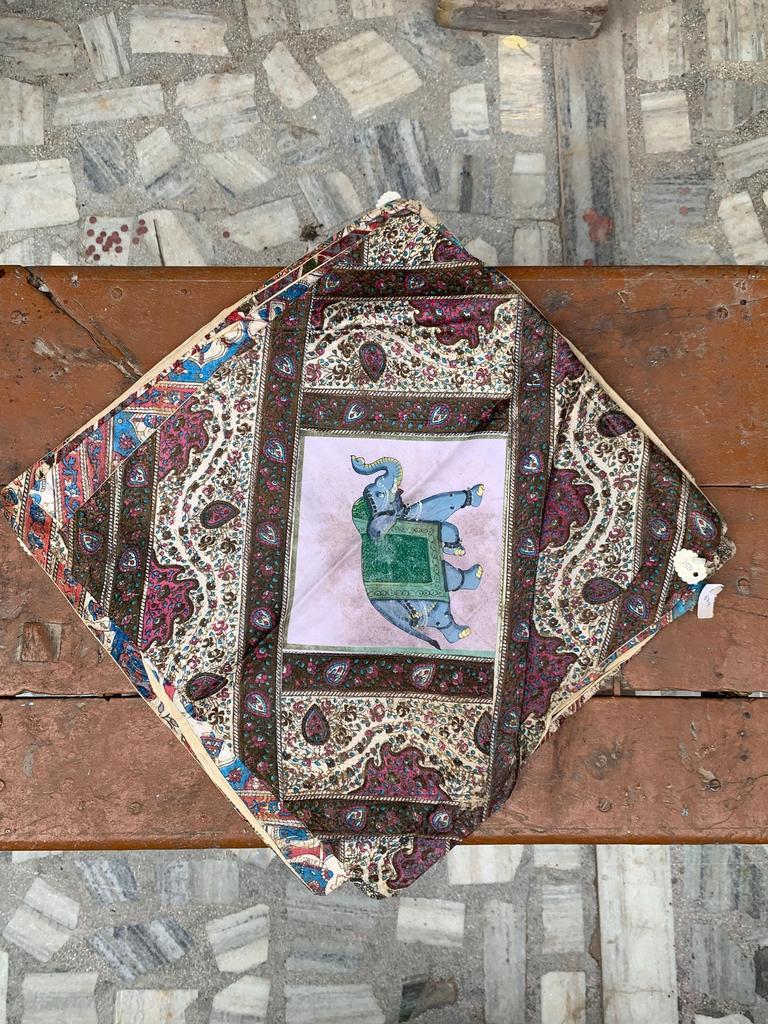 Bawełniana poszewka na poduszkę ręcznie haftowana: Dekoracyjna Poduszka Boho 40