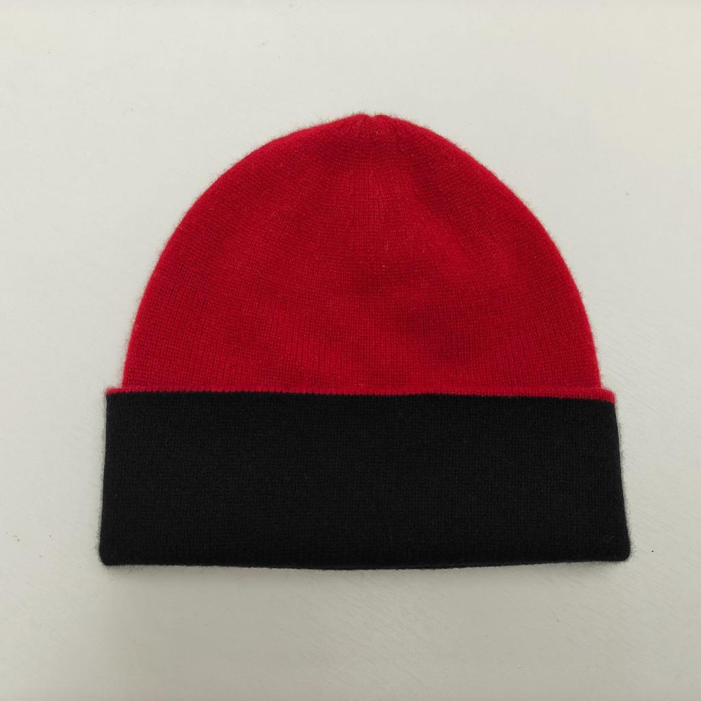 Autumn and winter color matching knitted hats, men's and women's cold hats, face-showing small wool hats, seamless integrated double-layer two-color c