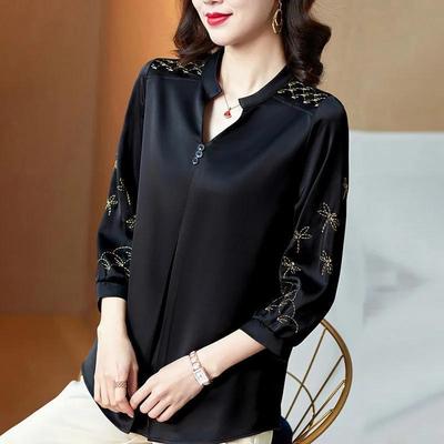 Damen Frühling und Sommer V-Ausschnitt Stickerei Locker Satin T-Shirt Siebenviertelärmel Schöne und Elegante Oberteile