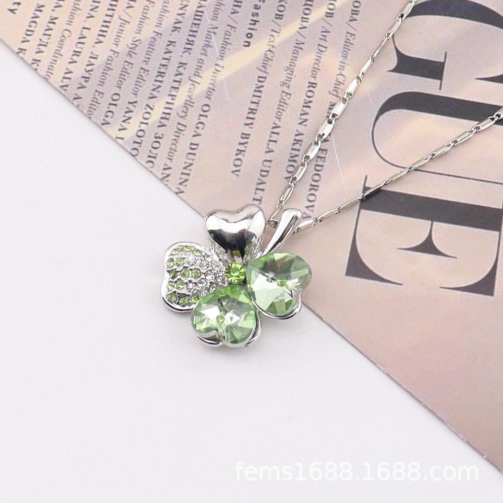 

Full Diamond Crystal Lucky Clover Necklace, Clavicle Chain Women S Alloy Pendant Neck Chain N787 зелений