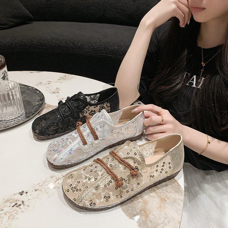 2025 women's summer new retro ethnic style hollow Doudou shoes mesh soft sole casual one-pedal flat shoes