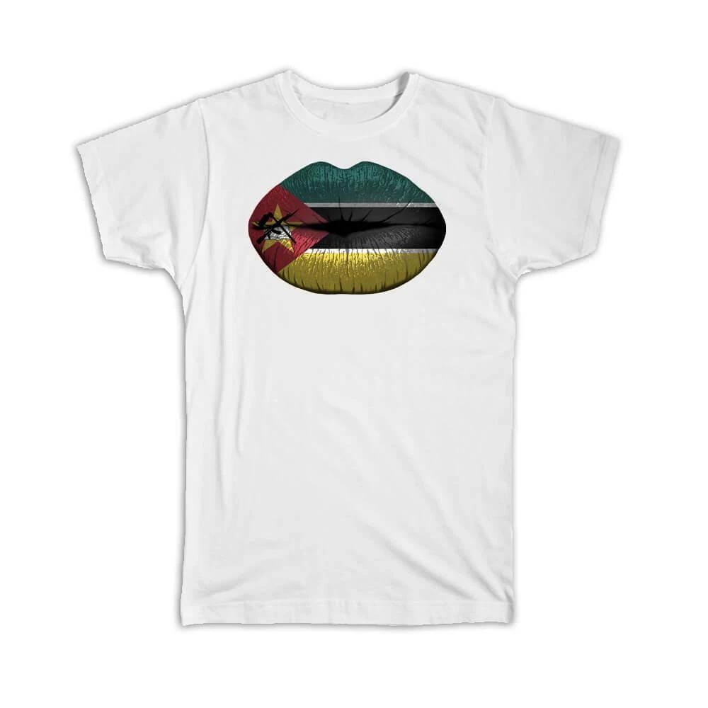 Gift T-Shirt : Lips Mozambican Flag Mozambique Expat Country For Her Woman 4XL