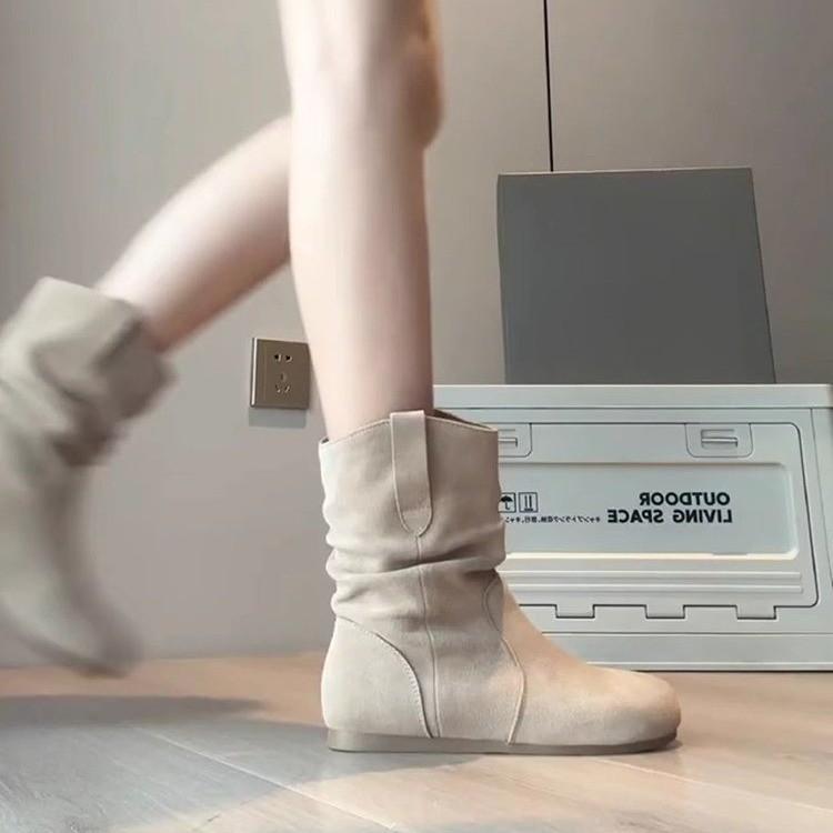 Internet celebrity heap boots 2025 new round head versatile flat bottom western cowboy boots matte leather short boots women's spring and autumn