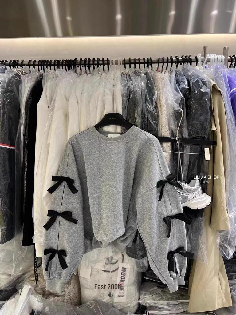 Korean Autumn 2025 Fashion: Bow Round Neck Loose-Fit Long Sleeve Women's Sweatshirt