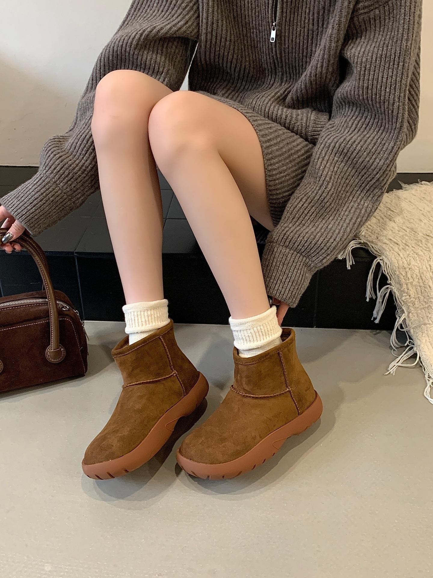 

2025 autumn and winter new fashionable versatile thick-soled round head warm velvet snow boots women s short and ankle boots 39