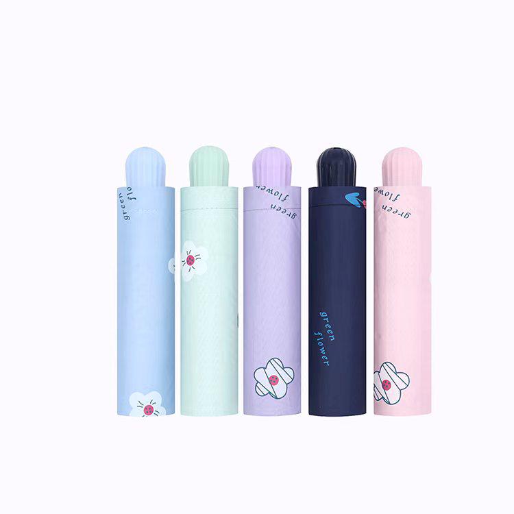 Compact Black Vinyl Folding Umbrella for Female Students - Sun & Rain Protection, Small Fresh Style.