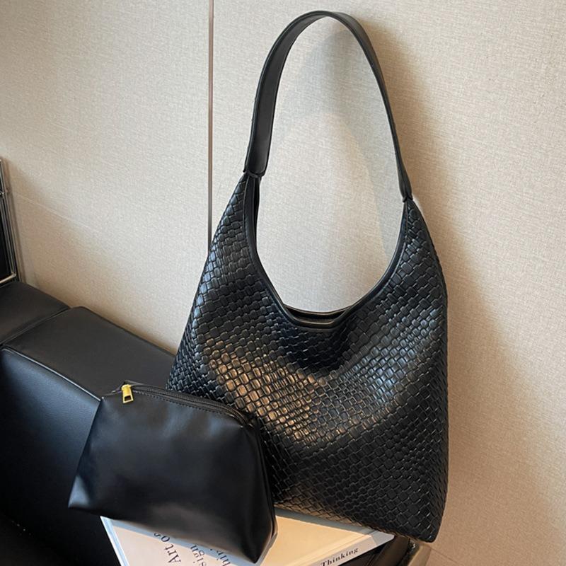 Simple Casual Retro Large-capacity Bag Women's Autumn New Popular Shoulder Bag Woven Bucket Bag