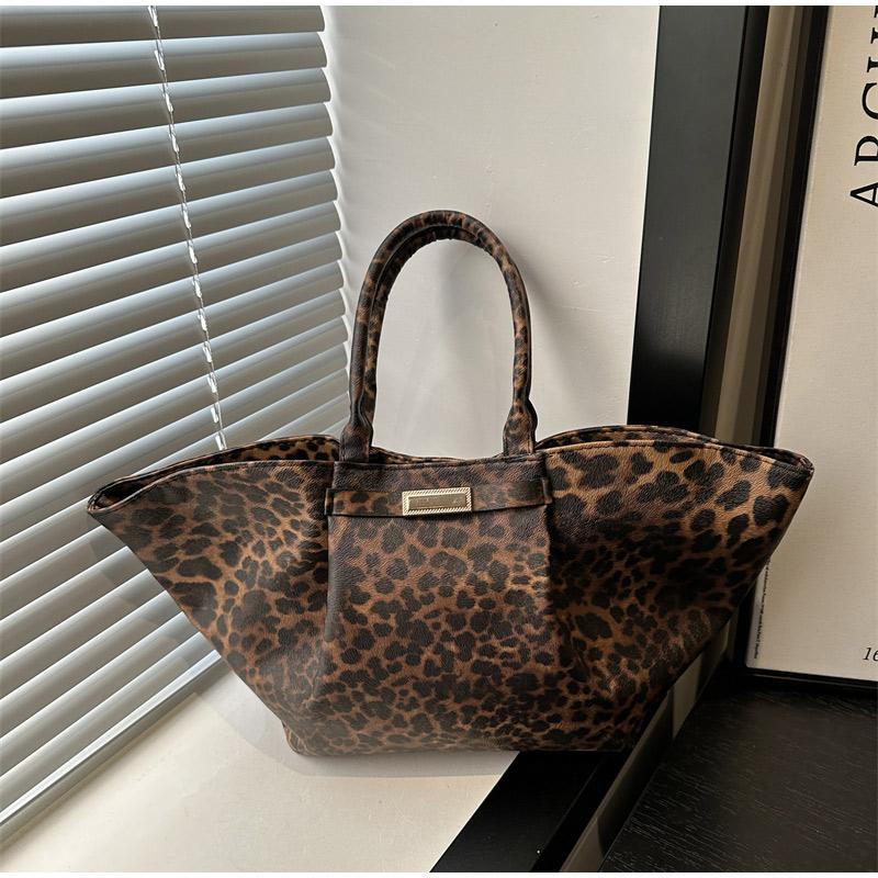 Fashion Leopard Wings Handbag 2025 New Large Capacity Trend Leisure Commuting Brand Luxury Underarm Shoulder Tote Bag For Women