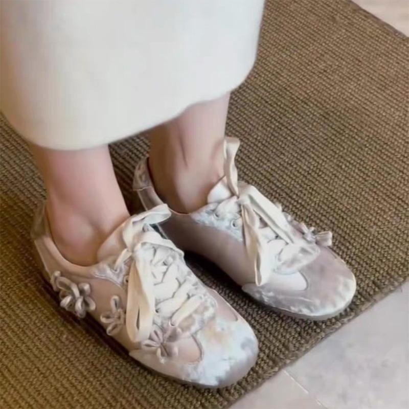 Riesige weiche Freizeitsportschuhe mit flachem Boden für Charakterbildung, Damen, neuer nationaler Stil, Schnürung, kleine Lederschuhe, Outdoor-Samt-Single-Schuhe, Loafer
