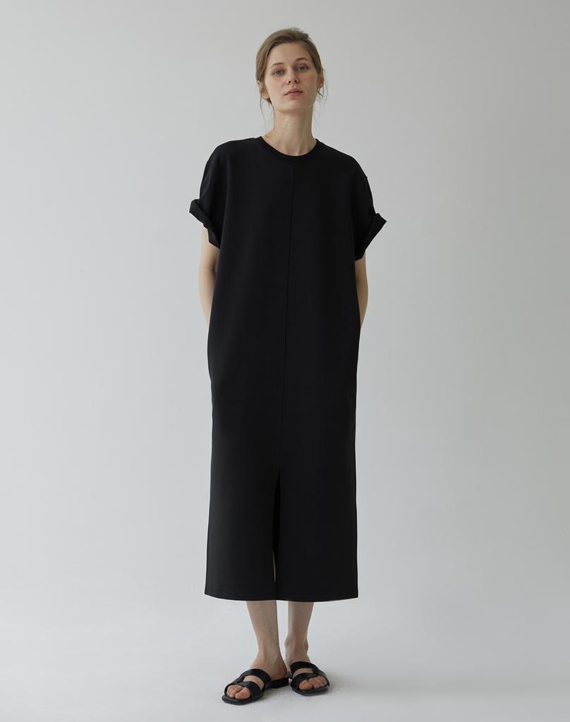 MOMET Den Front Slit Boxy Dress Black