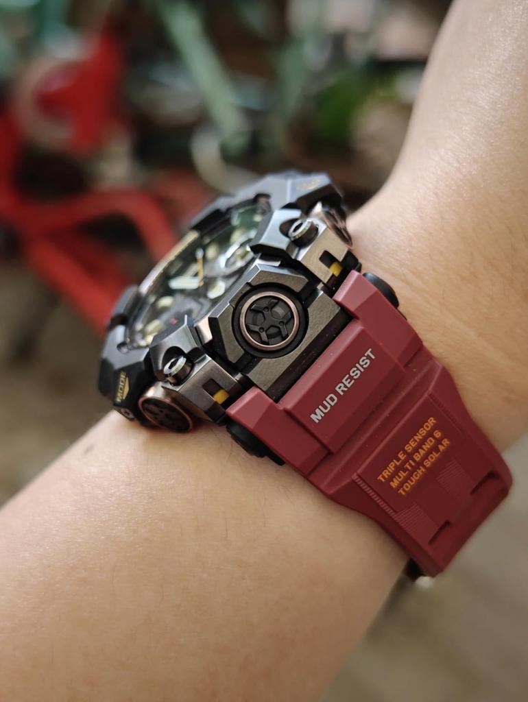Suitable for Casio G-Shock GWG-B1000 watch band replacement, cheap G-Shock standard strap, gift for men (Red)