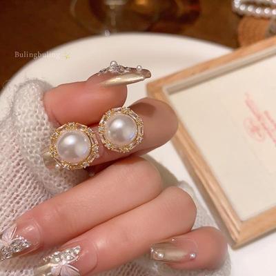 Κομψά Γεωμετρικά Σκουλαρίκια με Μαργαριτάρια και Ζιργκόν - Μοντέρνα, Ευέλικτα και Σοφιστικέ