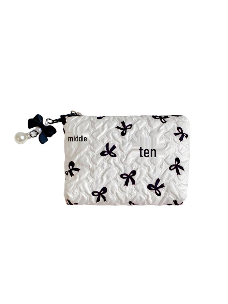 Elegant Pleated Bow Makeup Bag: Chic Design & Convenient Lipstick Clutch for Women