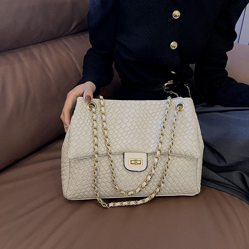 Luxury Women's Large Capacity Woven Chain Crossbody and Shoulder Bag 2026