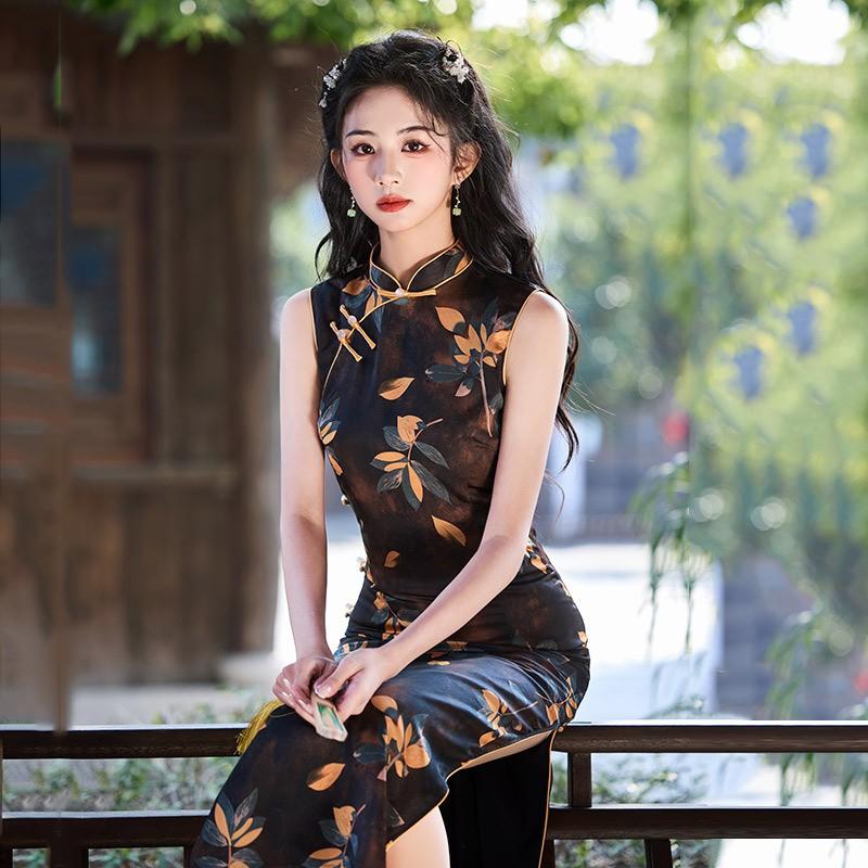 Elegant Sleeveless Chinese-Inspired Long Cheongsam Dress Women Vintage Retro Fit Acetate Satin 2025 Small