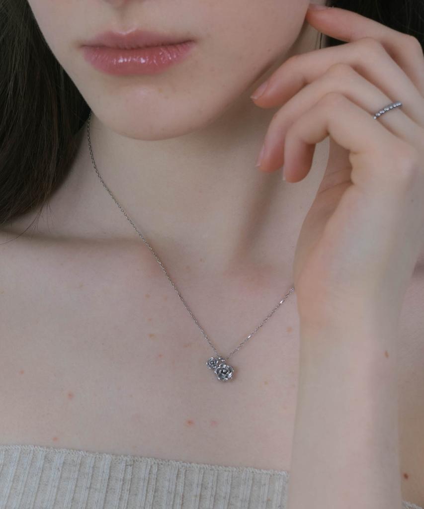 Pearly More Rose Blossom Necklace_Pm25N003Ss