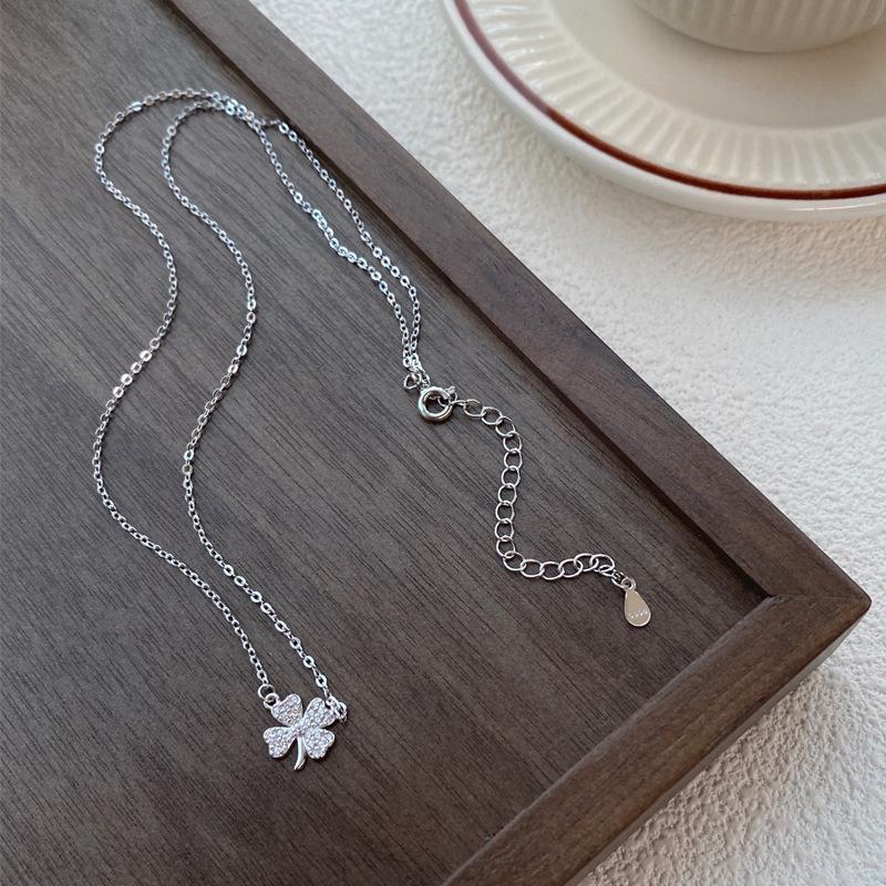 Lucky Four-Leaf Clover Sterling Silver Diamond Pendant Necklace – Elegant, Light Luxury Clavicle Chain for Women