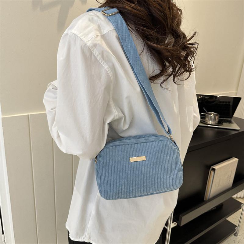 Stylish And Simple Canvas Crossbody Bag For Women In Classic Colors Ideal For Daily Use