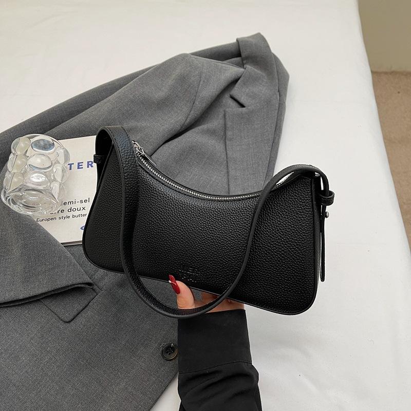 Premium Underarm Bag Women's New Fashionable Versatile Portable Shoulder Bag Simple Commuter Baguette Bag