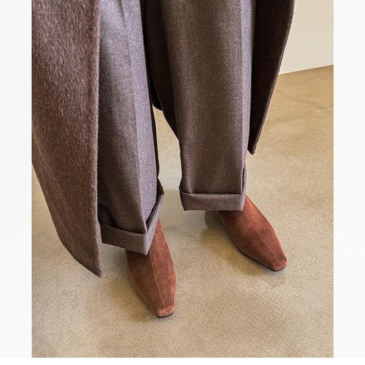 Versatile King~ Maillard Square Head Short Boots 2025 Autumn Inside and Outside Full Leather Rear Zipper Low Heel Martin Boots, Confidential