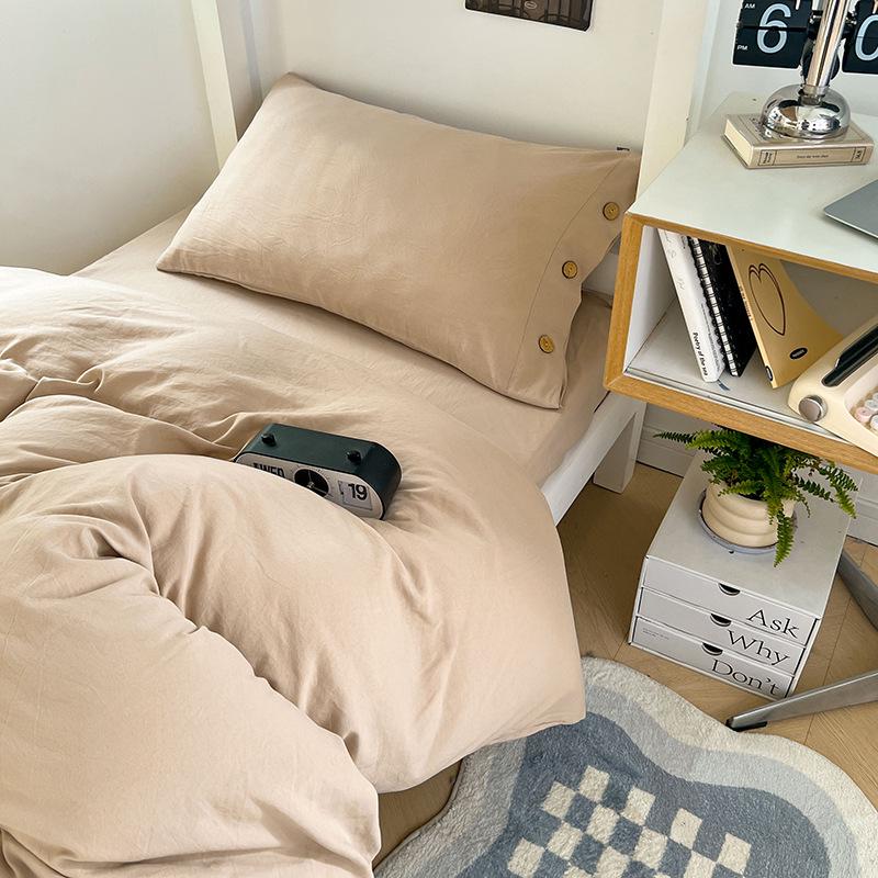 MUJI-Inspired Solid Color Cotton Button-Down Student Bedding Set - Japanese Style, Skin-Friendly, Four-Piece College Set