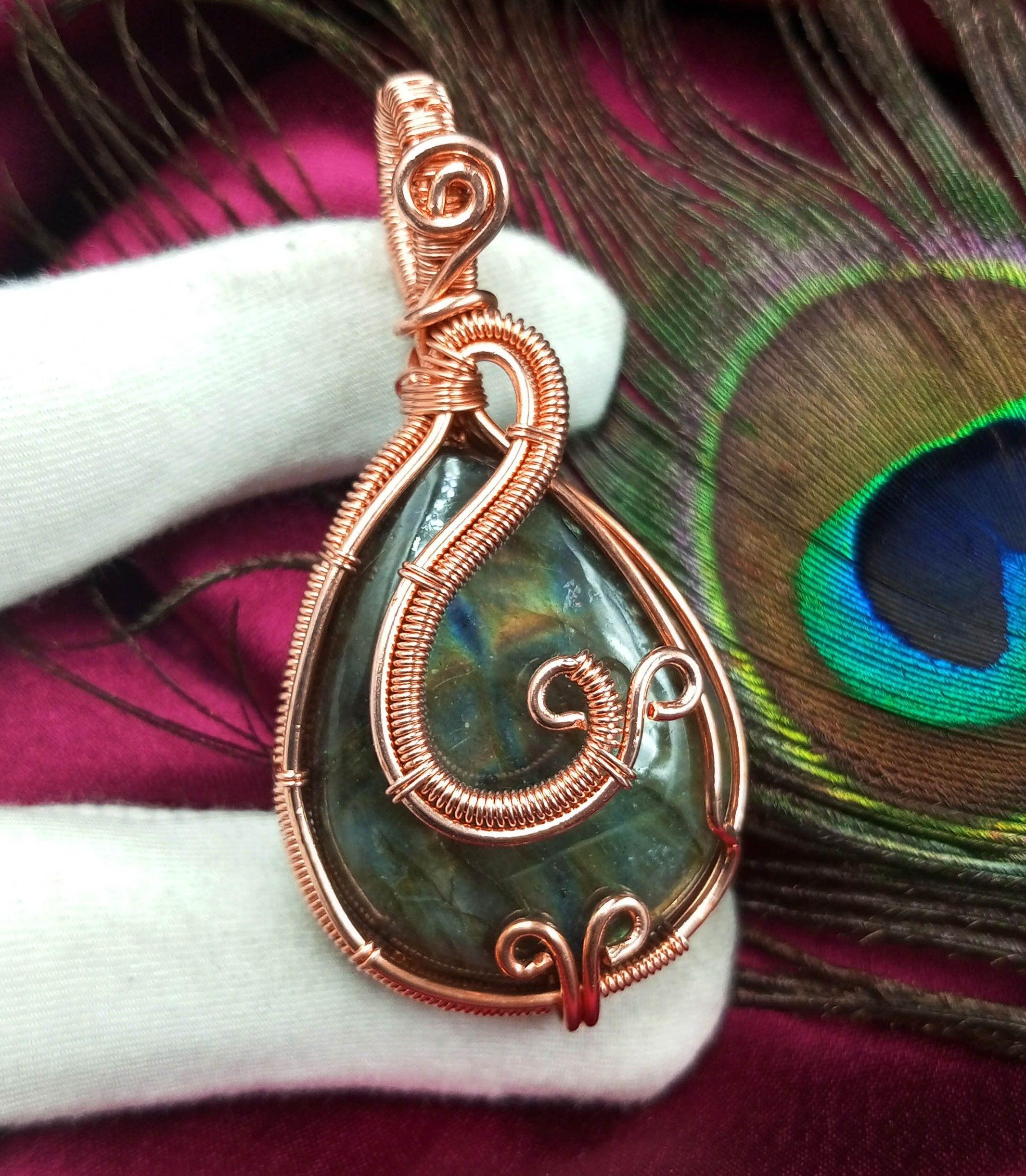 

Подвеска из медной проволоки ручной работы с лабрадоритом HCWP-W38