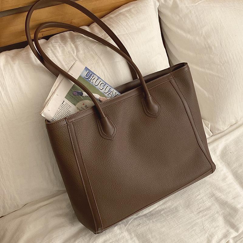 

Versatile ins large-capacity bag for women 2025 new contrasting tote bag for students to class one-shoulder commuter bag ins style