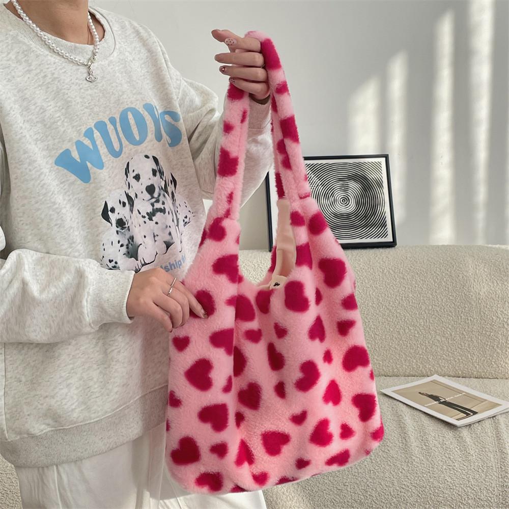 Chic And Cozy Heart Print Plush Tote Bag With Dual Straps For Casual Outings