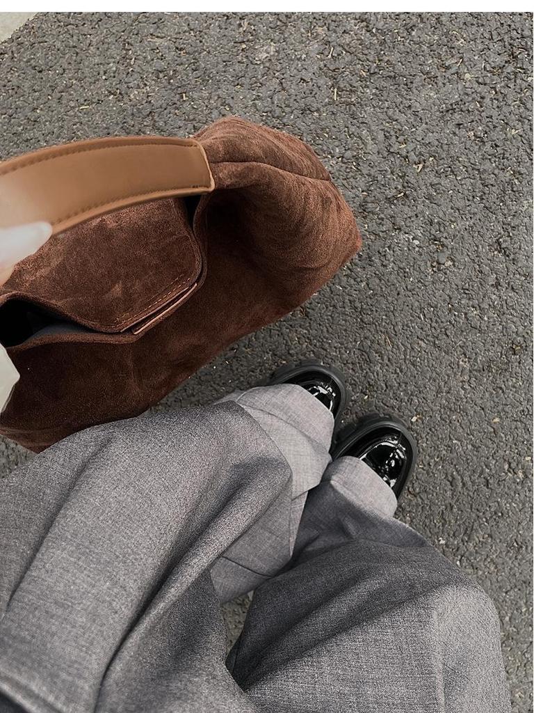 Women's Large Capacity Retro Frosted Shoulder Bag, 2023 Autumn/Winter Collection – Versatile Mother-Child Bucket Style