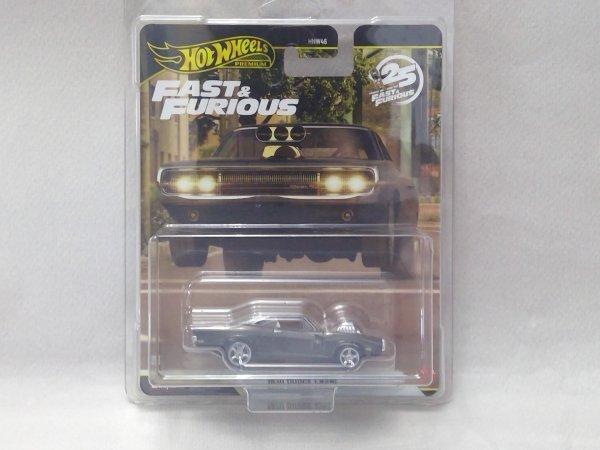 Hot Wheels Premium Fast Furious 1970 Dodge Charger Chase & R/T