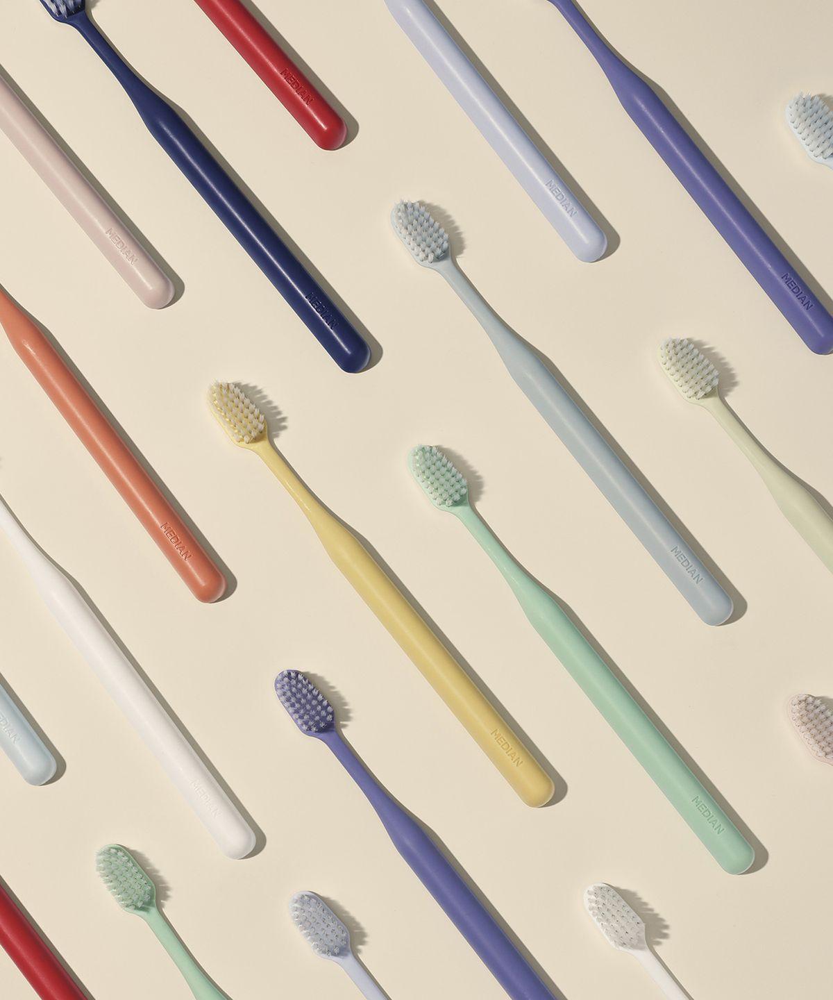 365 Days Toothbrush for Adults, 24-Pack (12-Pack x 2 Packs)