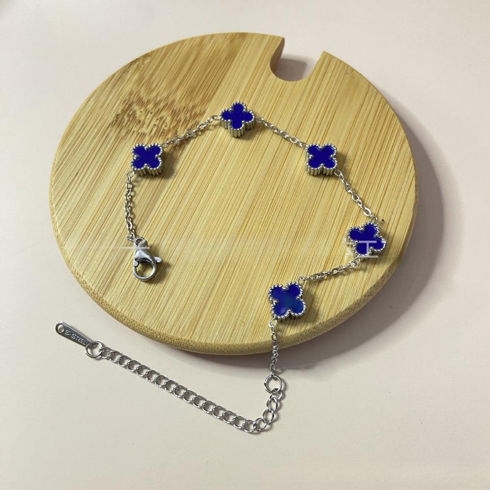 Lite Blomst Mini Armbånd Firkløver 9mm Ny Titanstål Fem-blomst Liten Utsøkt Enkelt High-end Damearmbånd