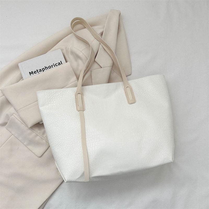 Trendy Fashionable Casual Large Capacity Tote Bag For Women Stylish Design In Black And Brown