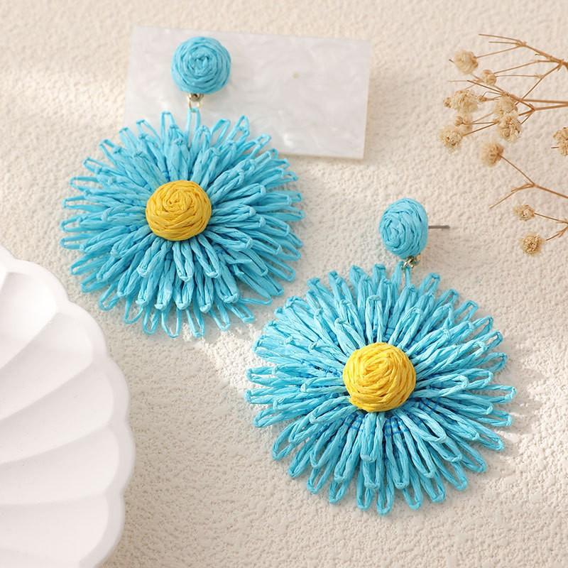 Contrasting Color Hollow Sunflower Earrings, High-End Hand-Woven Raffia Fashion Vacation Earrings