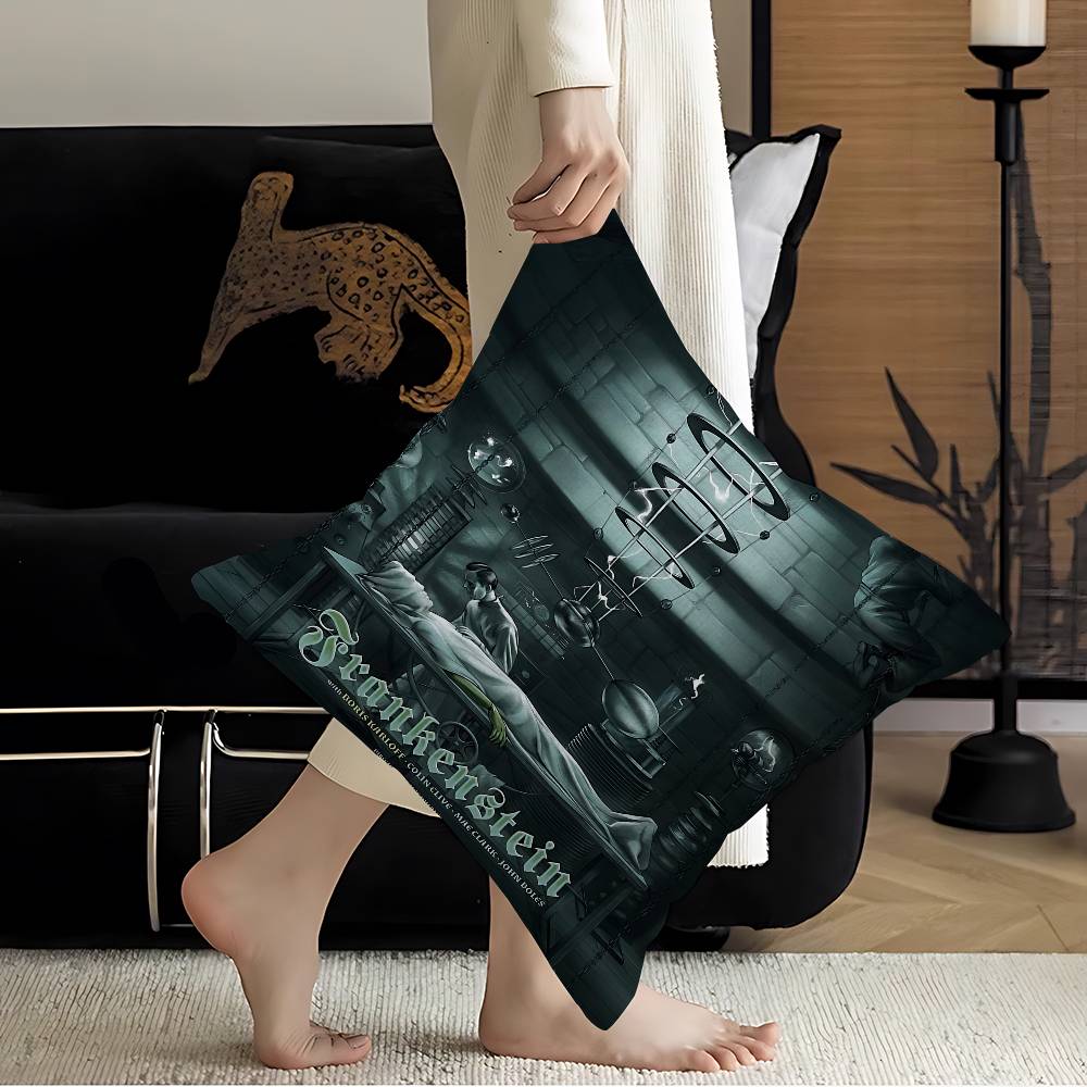 

Vintage U-Universal M-Monsters Horror Pillow Anime Pillow Sofa Bed Head Pillow Cover Cushion Cover 45x45 Cm Fashion 30cmx30cm