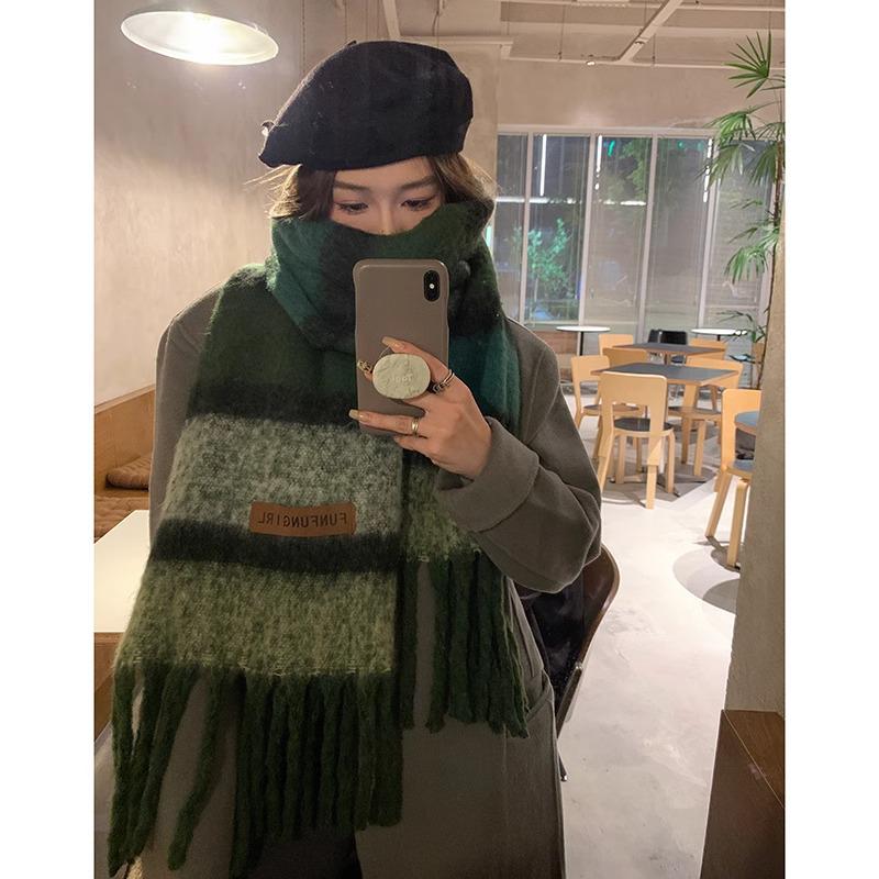 2025 Retro Striped Gradient Scarf: Thickened Warm Neck Warmer for Women