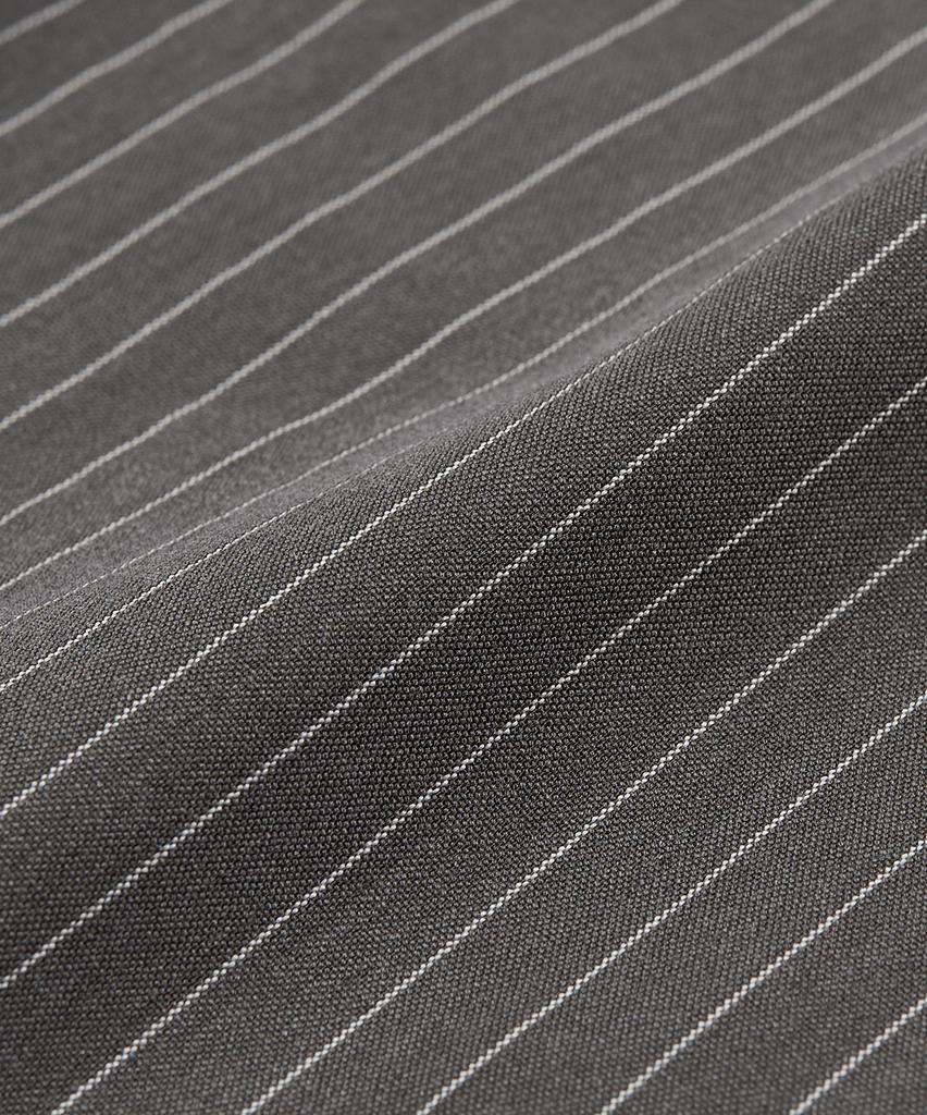 TOFFEE Single-Pleat Striped Bermuda Slacks (Grey)