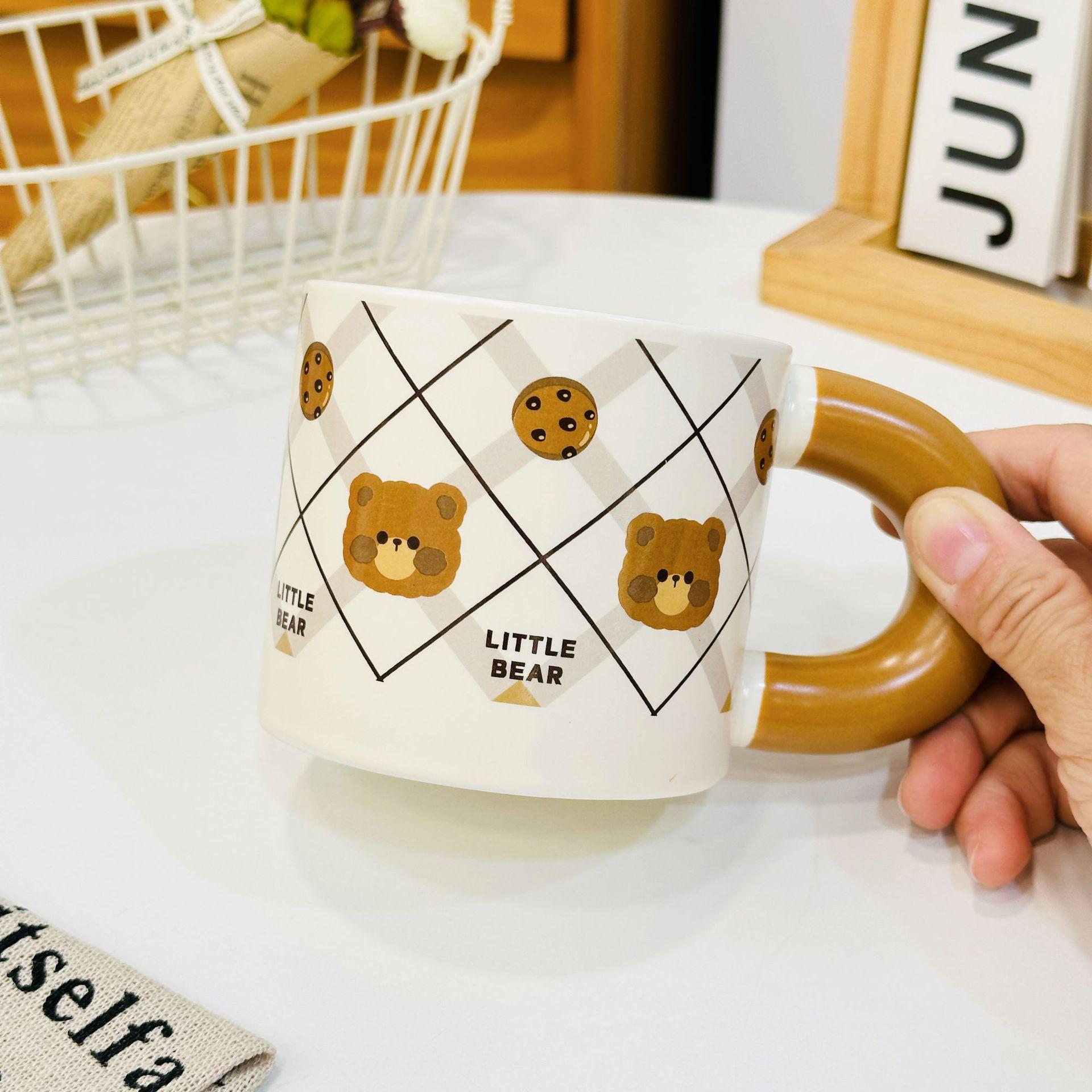 

High Value Bear Cartoon Style Adorable Ceramic Cup High Temperature Resisting Gift Fine Box Mug Souvenir Gift Set Durable 400ML