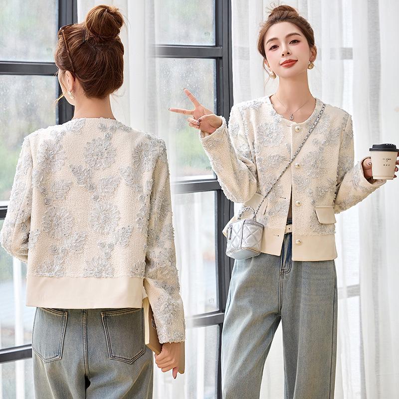 

Весна 2025 Маленькая Свободная Приталенная Вышитая Расшитая бисером Короткая Куртка для Женщин L (110-125 jin)