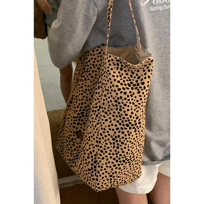 

Сумка большой вместимости женская сумка подмышку новая модная сумка из парусины с леопардовым принтом универсальная сумка через плечо повседневная сумка-тоут