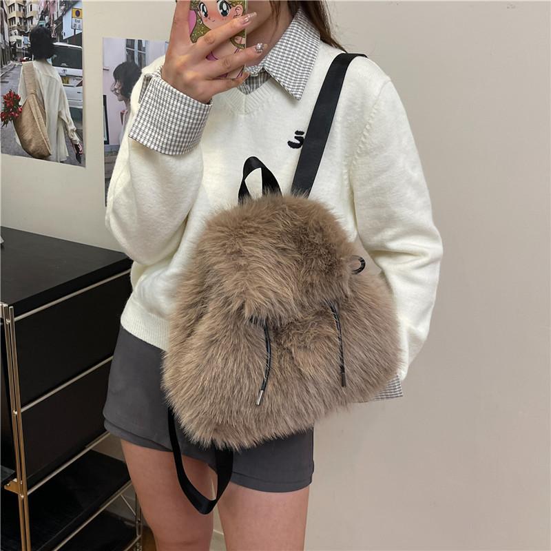 New personalized small and fresh portable plush backpack commuter pump fashionable simple street travel bag