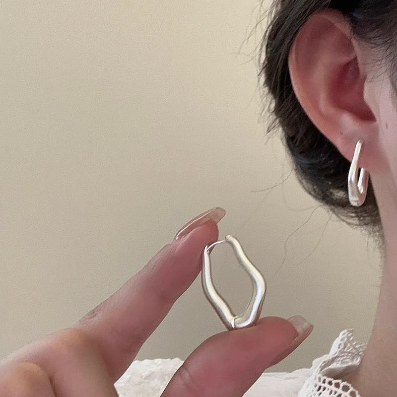 Korean Style Geometric Circle Earrings: Elegant, Versatile Ear Jewelry for Women and Students