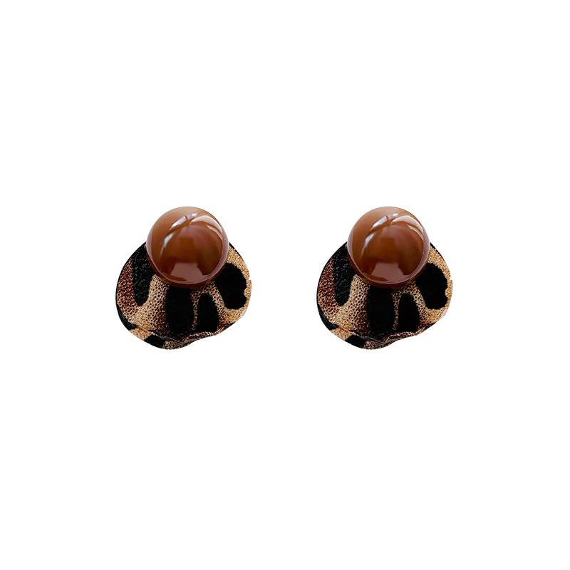 Herbst und Winter Retro Kontrastfarbe Perle Leopardenmuster Steckerohrringe Damen Einzigartiges Design Ohrringe