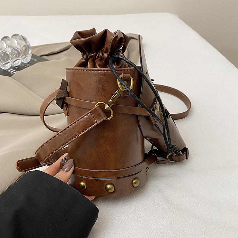 Funny Shoulder Bag  Vintage Style Creative Horse Head Mask Bucket Bag Unique Niche Single Shoulder Crossbody Bag for Women